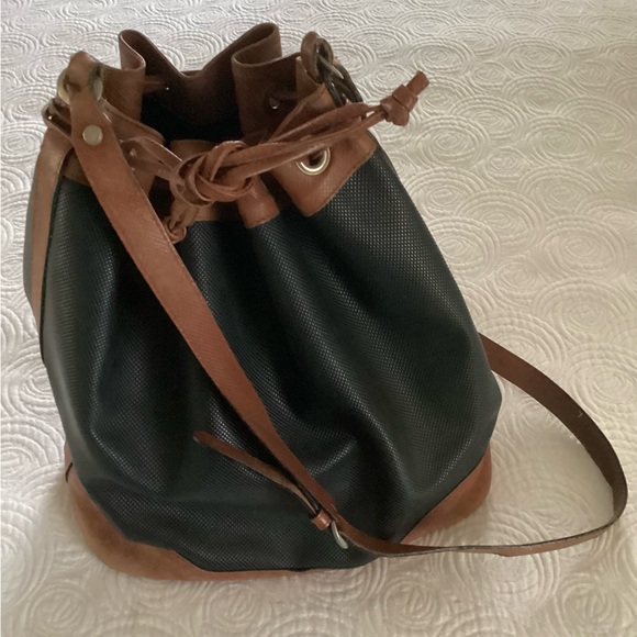 Bottega Veneta Marco Polo Bucket Bag - Picture 2 of 16
